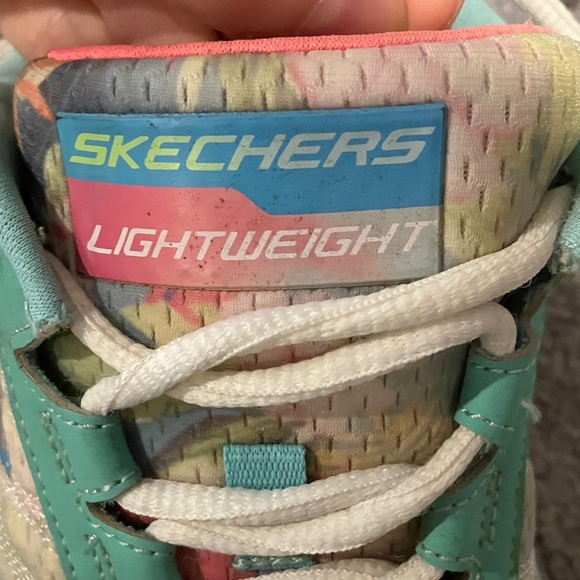 Skechers Lightweight Pastel Sneakers - Picture 8 of 8